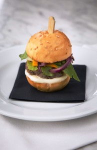 Hellmanns Burger ricetta iconica Smashburger by Joe Bastianich