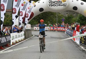 Si svolgerà sabato 3 giugno 2017, ai piedi dell’imponente massiccio dell’Ortles, la 3a edizione della “Ortler Bike Marathon”, una gara che porterà tutti gli appassionati di mountain bike a misurarsi su percorsi sterrati dell’Alta Val Venosta e al contempo ammirare alcuni tra più suggestivi angoli di questo territorio.