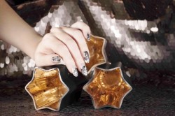 PLATINUM XMAS DI ESTROSA, LA NAIL ART CREATA PER LE FESTE NATALIZIE
