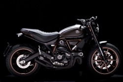 COLLABORAZIONE SCRAMBLER DUCATI E ITALIA INDEPENDENT