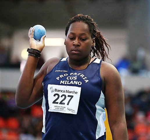 SYDNEY GIAMPIETRO DA RECORD ALLIEVE A SCHIO: 17.25 NEL PESO INDOOR