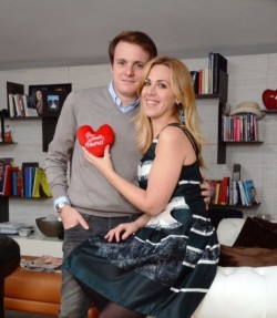 Nozze in arrivo per la conduttrice del Tg2 Lisa Marzoli con l’imprenditore Francesco Borrelli