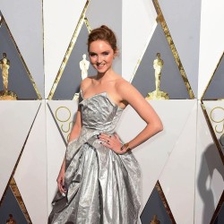 Notte degli Oscar 2016: Lily Cole in Vivienne Westwood