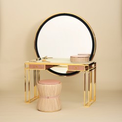 LA PERLA PRESENTA MIA, IL VANITY TABLE CREATO DA WALTER TERRUSO