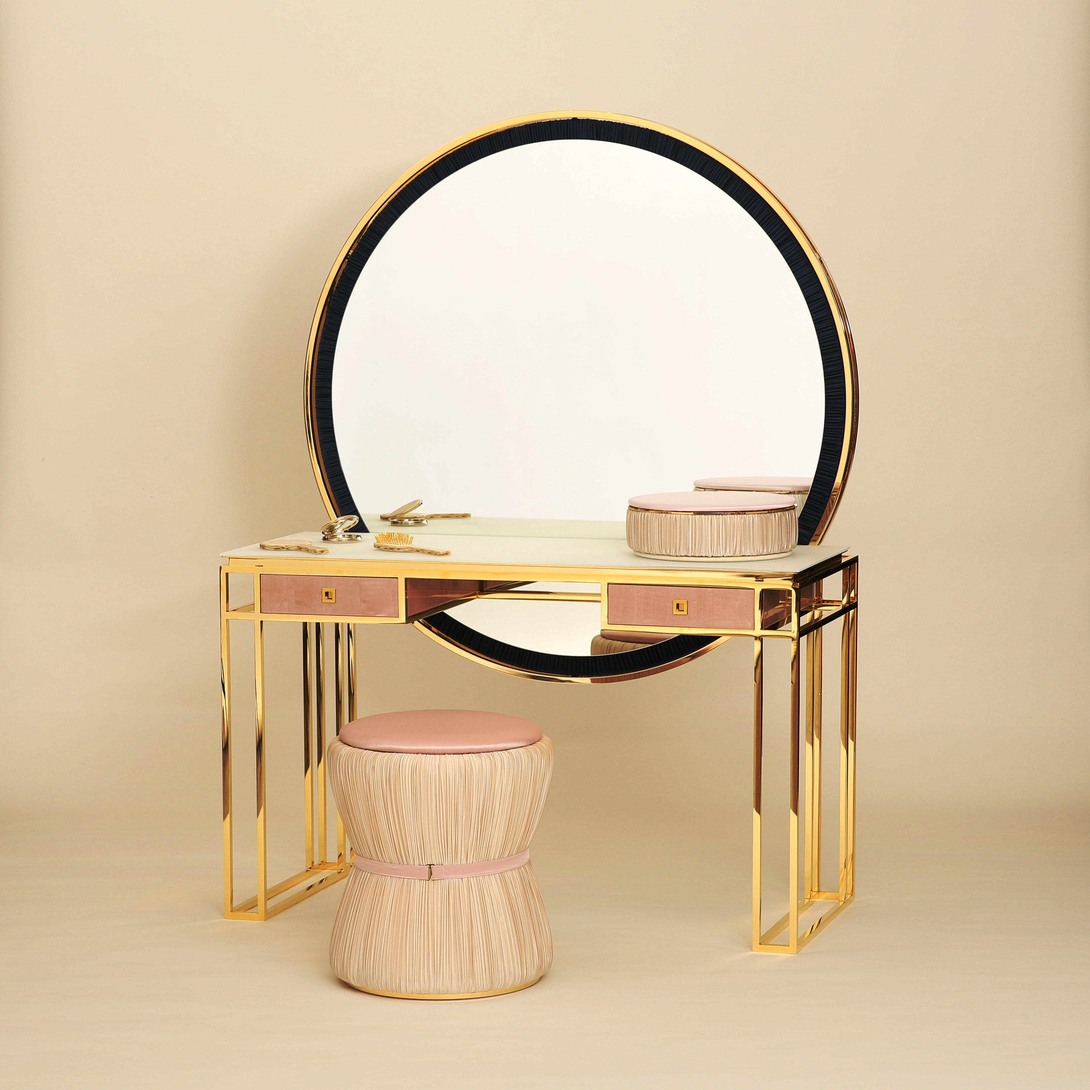 La Perla Mia vanity table