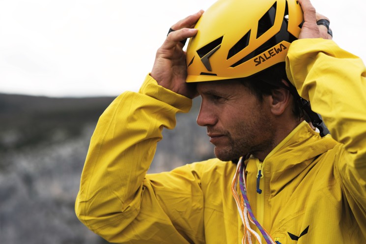 SICUREZZA E LEGGEREZZA CON IL NUOVO CASCO DA ARRAMPICATA VAYU DI SALEWA