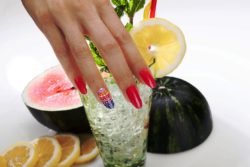 Le Nail Art Estrosa per mani e piedi impeccabili e alla moda