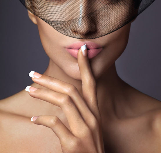 KISS per una manicure impeccabile e ciglia lunghissime