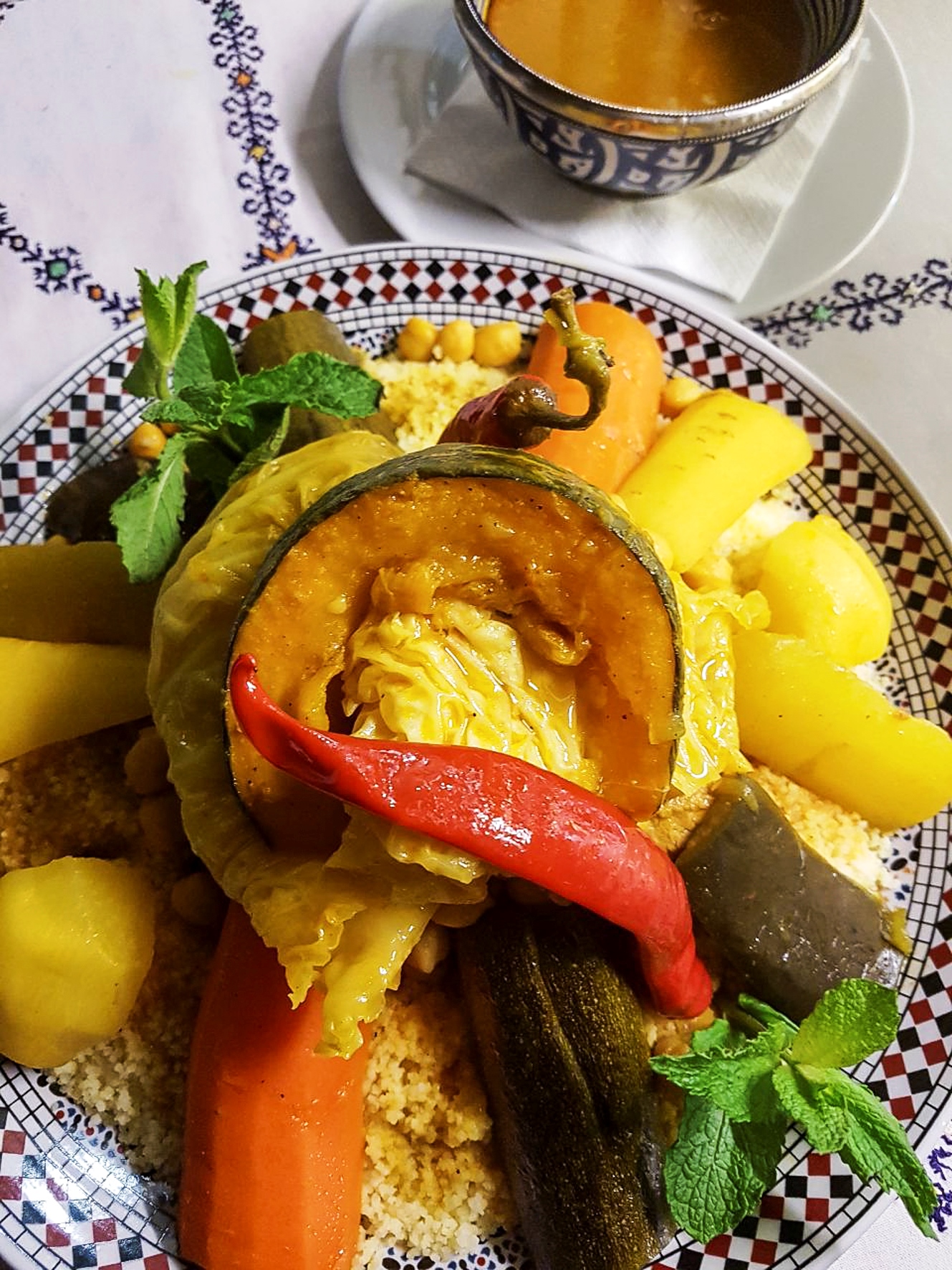 Cous cous alle sette verdure del Magreb, ricetta estiva del Ristorante Riad Yacout