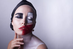 A Milano la mostra fotografica “Anonymous Portraits of Women” di Francesco Lo Bianco