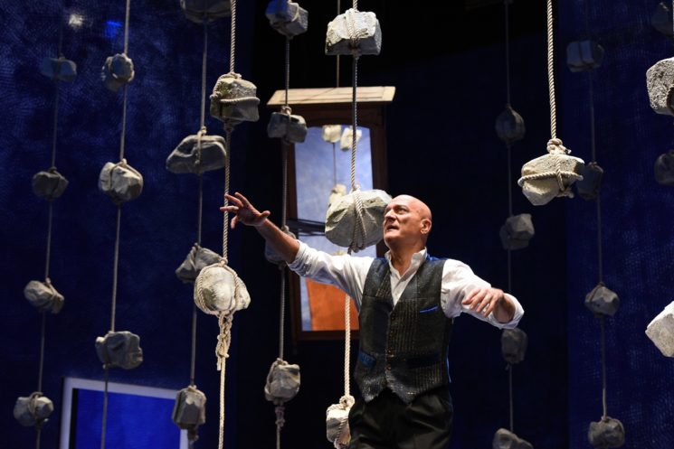 Al Teatro degli Arcimboldi di Milano “FATHER AND SON” con Claudio Bisio