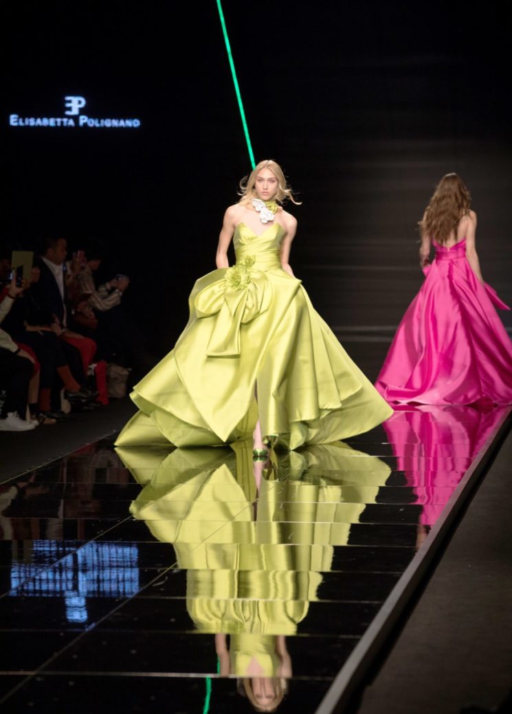 Elisabetta Polignano inaugura la passerella di Sì Sposaitalia Collezioni