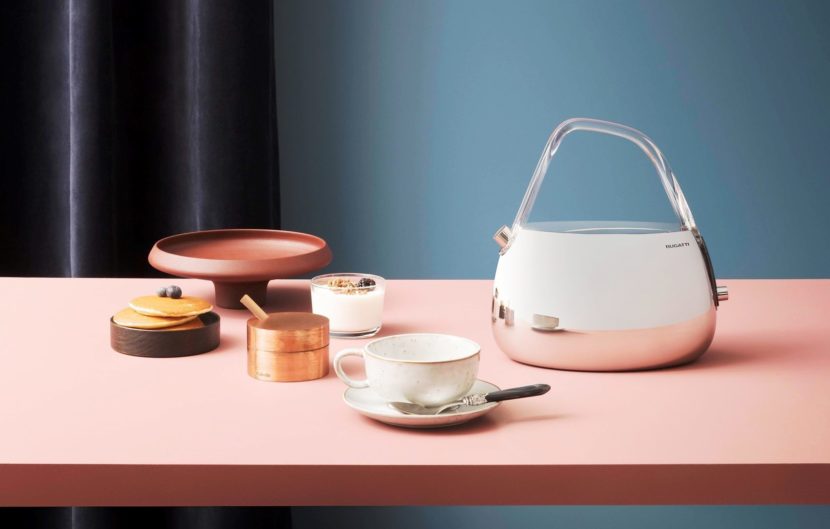 Bugatti lancia Jacqueline, il bollitore glamour a forma di borsa