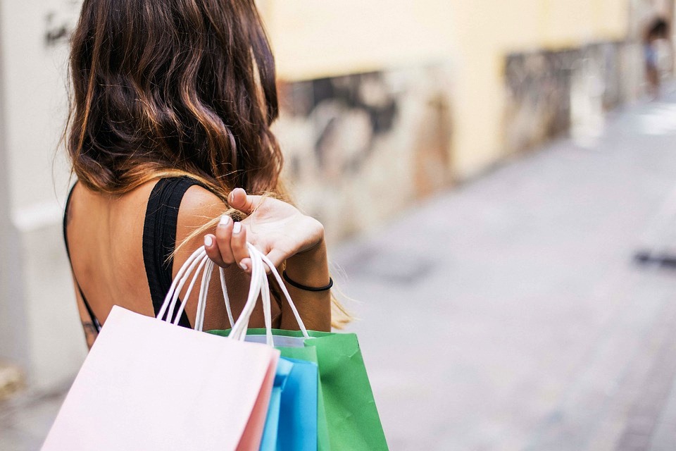 Gli Italiani alle prese con lo shopping