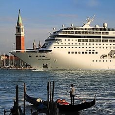Il Touring Club Italiano contro le navi in laguna