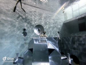 Y-40® Dive Me To The Moon