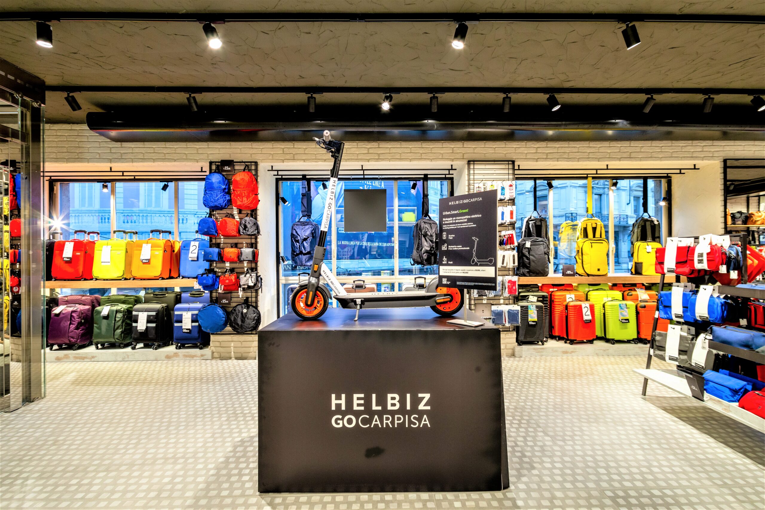 Nuovo megastore Carpisa e Go Carpisa a Milano. Siglata partnership con Helbiz