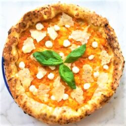 Da Pizzium nuova pizza Primula, un invito alla rinascita