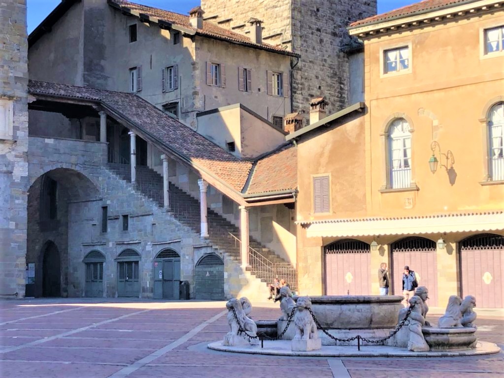Con Rigoni di Asiago la fontana Contarini a Bergamo tornerà al suo splendore