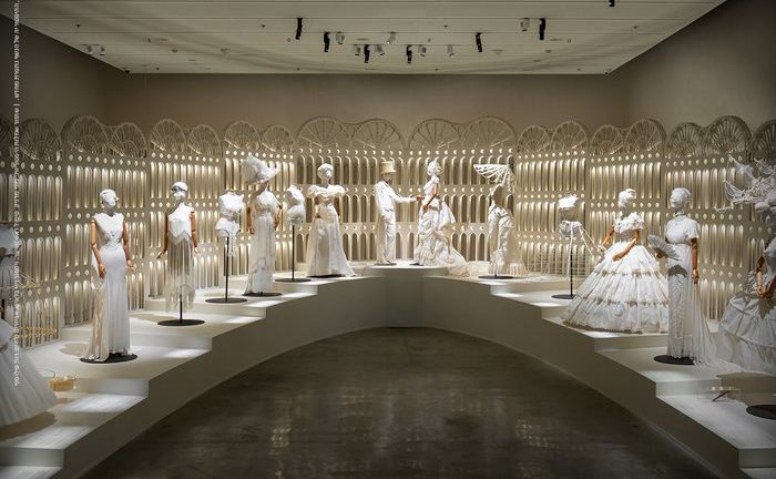 Alla Mediateca di Holon la più grande mostra di moda del Museo del Design di Holon: The Ball