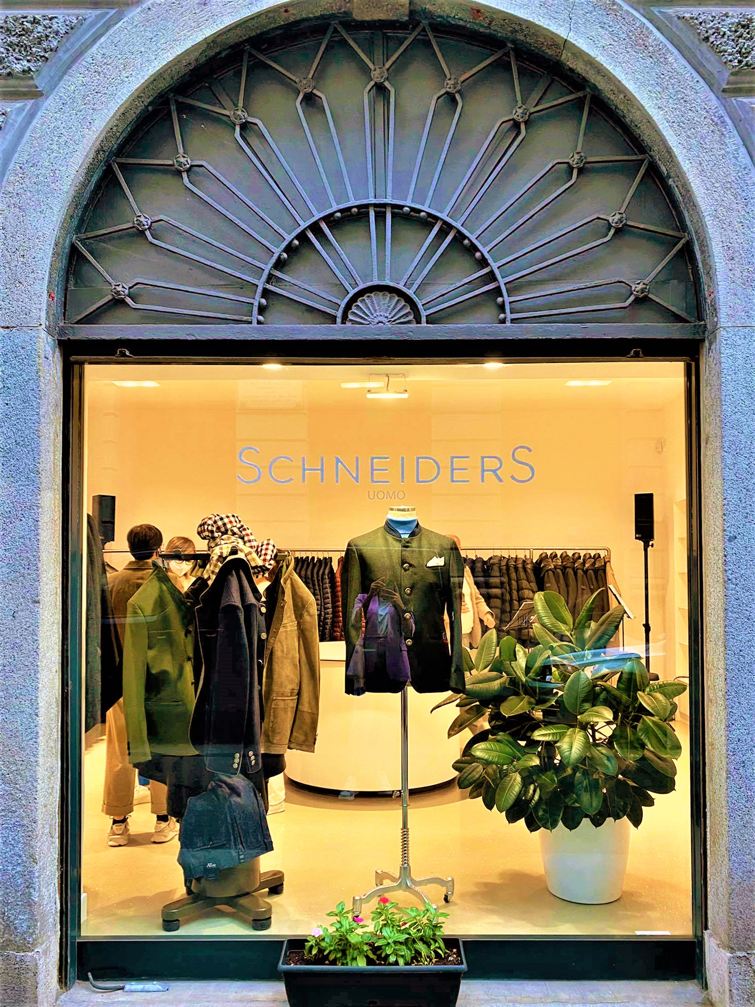 Schneiders Salzburg apre il primo store italiano a Milano