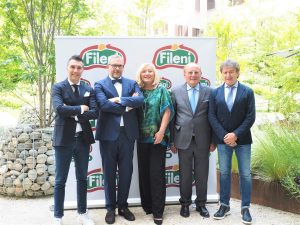 Da sin Simone Santini Massimo Fileni Roberta Fileni Giovanni Fileni e Marco Ciurlanti