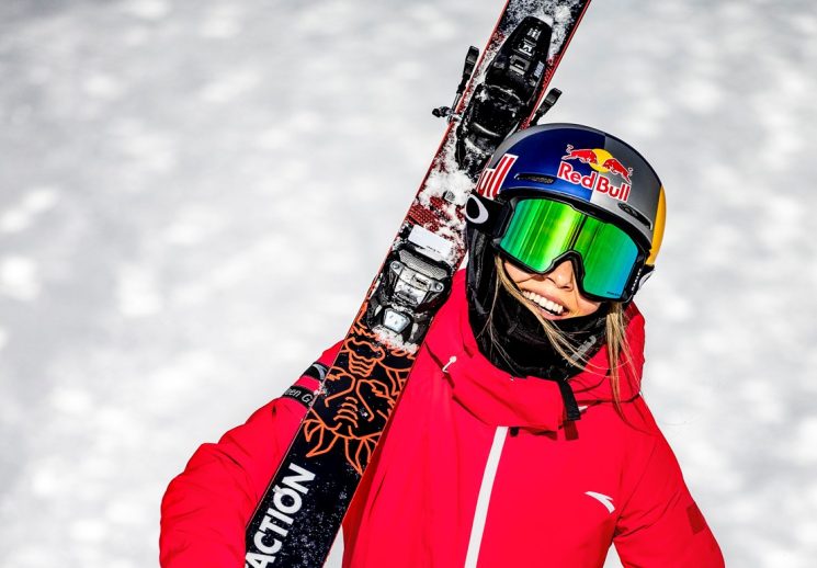 Oakley: nuovo capitolo della serie “Be Who You Are” con protagonista la sciatrice Eileen Gu