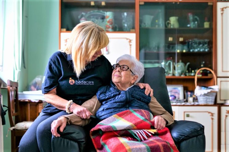 Badacare, la nuova startup che semplifica la ricerca di assistenti familiari per anziani