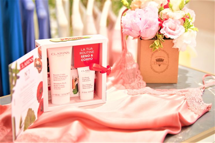Clarins e Intimissimi insieme per celebrare la bellezza delle donne (e delle mamme)