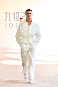 Joeone collezione PE 2023 alla Milano Fashion Week Men's