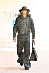 Joeone collezione PE 2023 alla Milano Fashion Week Men's