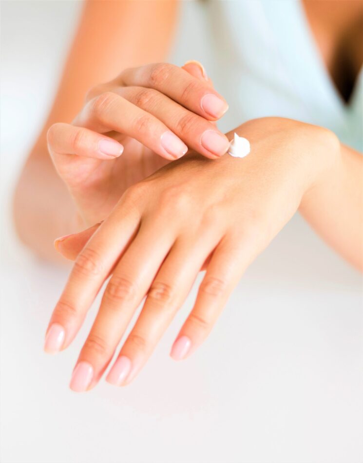 Linea Med+ di Tecniwork: proteggere le mani dai primi freddi con Crema Mani Riparatrice +5