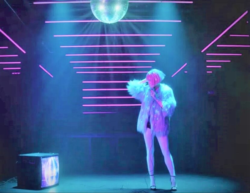 Simona Tabasco in Alabama Muse nel videoclip “Furore” di Paola & Chiara