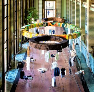 La Pace Preventiva è una mostra installazione di Michelangelo Pistoletto pensata appositamente per la suggestiva Sala delle Cariatidi a Palazzo Reale.