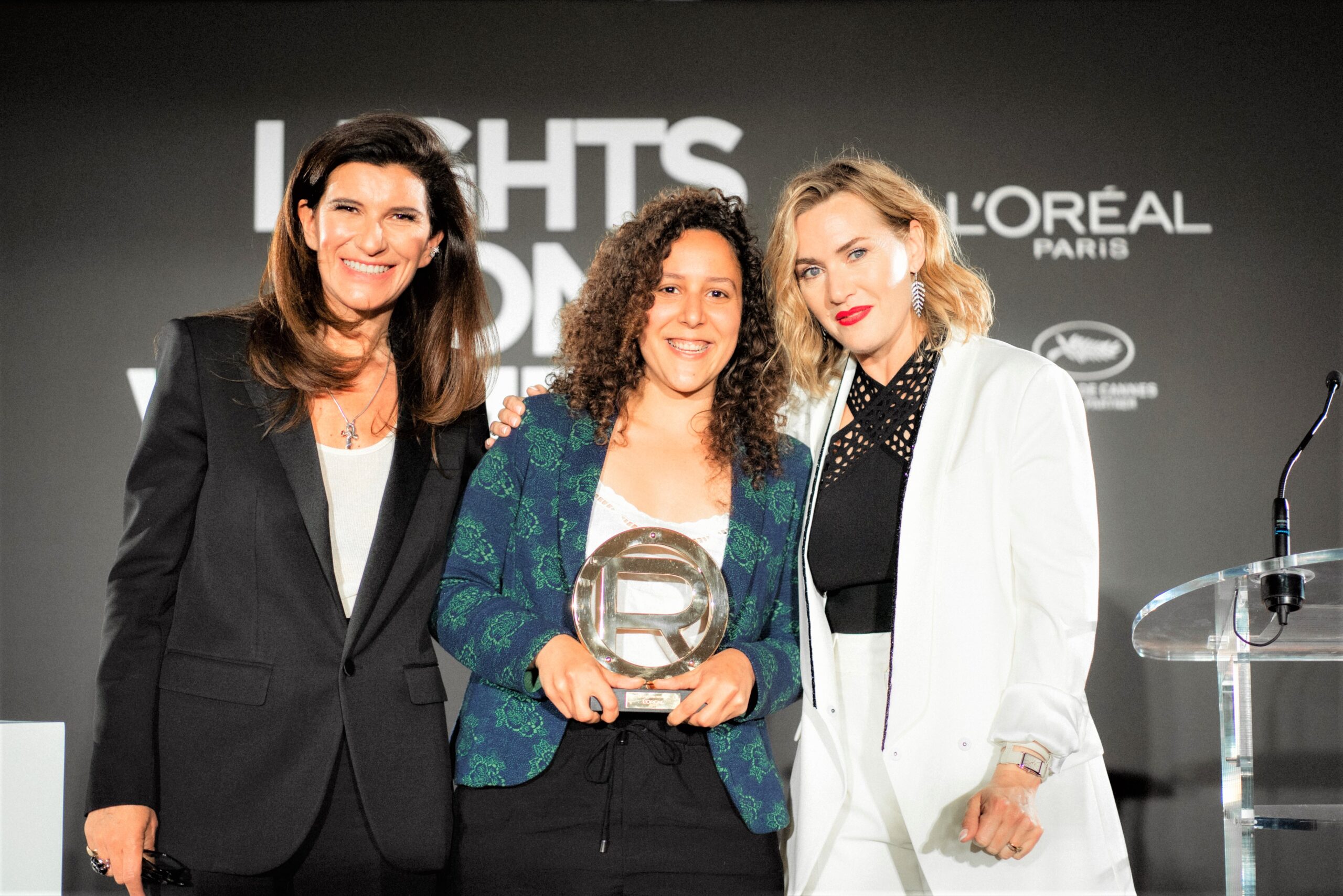 L'Oréal Paris - Fatima Kaci vincitrice del premio Lights On Women Award - Festival di Cannes 2023