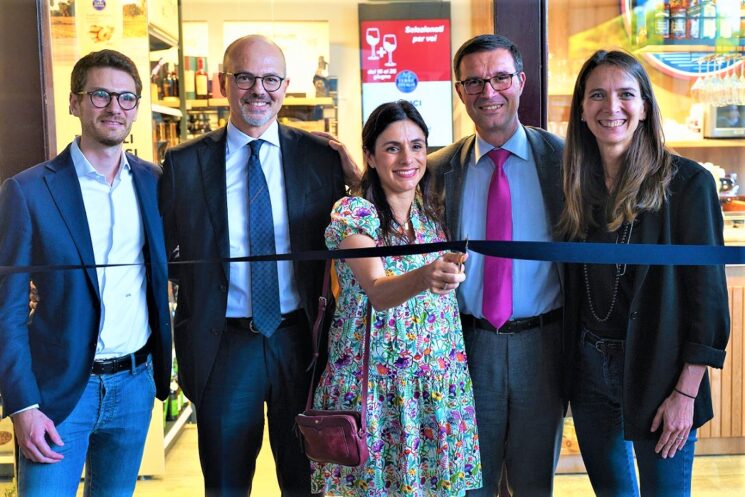 Carrefour apre a Milano “Terre D’Italia” con proposte regionali e grandi vini per il momento dell’aperitivo