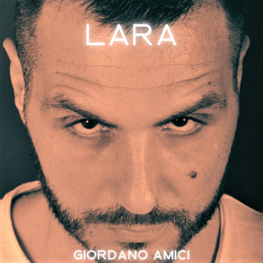 Giordano Amici cattura il disagio delle dipendenze in “LARA”, un inno pop-rock che trasforma la vulnerabilità in forza