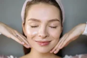 I cofanetti natalizi di SVR per un regalo a prova di Skincare