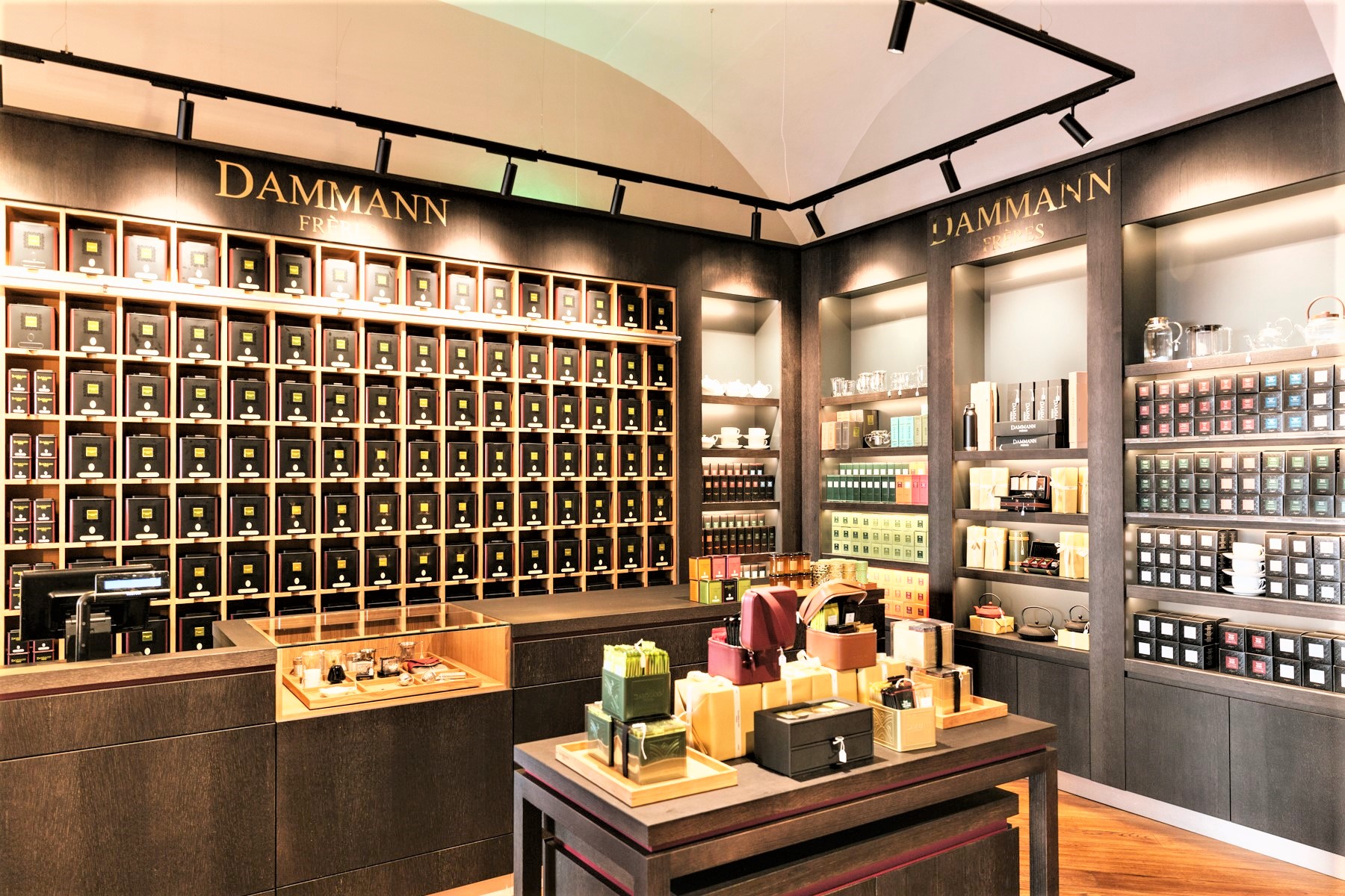 Nuova Boutique Dammann Frères in Piazza San Carlo, l'elegante salotto di Torino